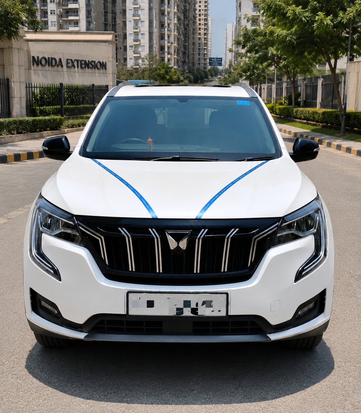 Mahindra XUV700 - Car Rental Delhi Airport